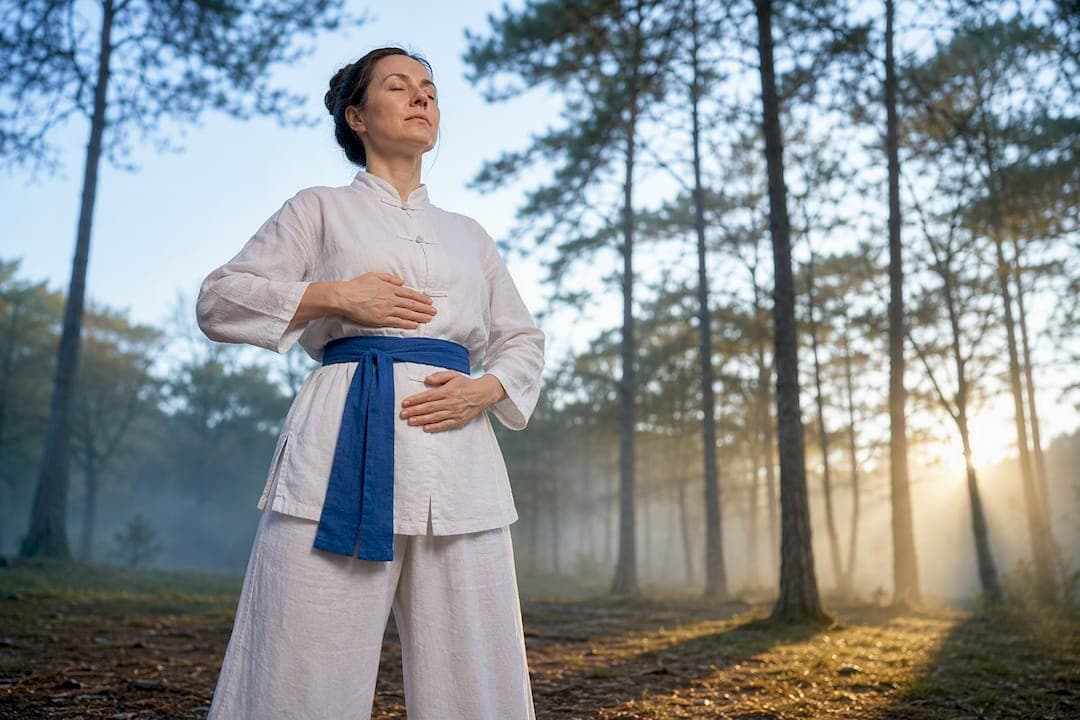 5 Minute Qigong for Constipation and a 10–15 Minute Daily Routine (UK)