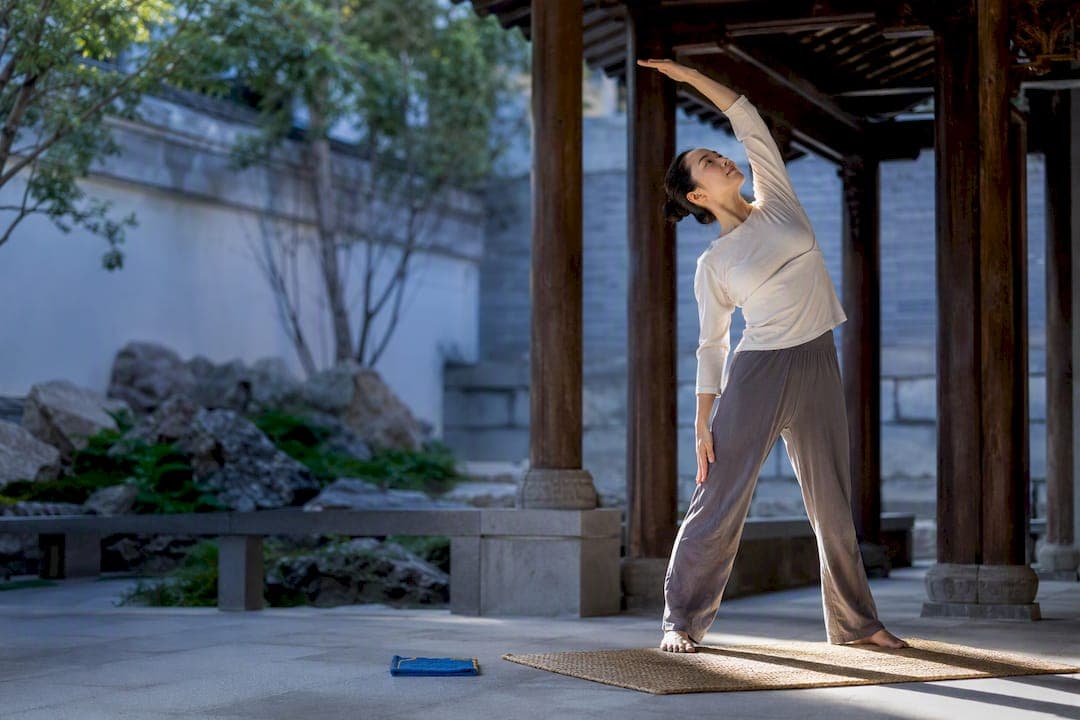 10 Minute Fascia Qigong Training: Two Routines, Skin Level Cues