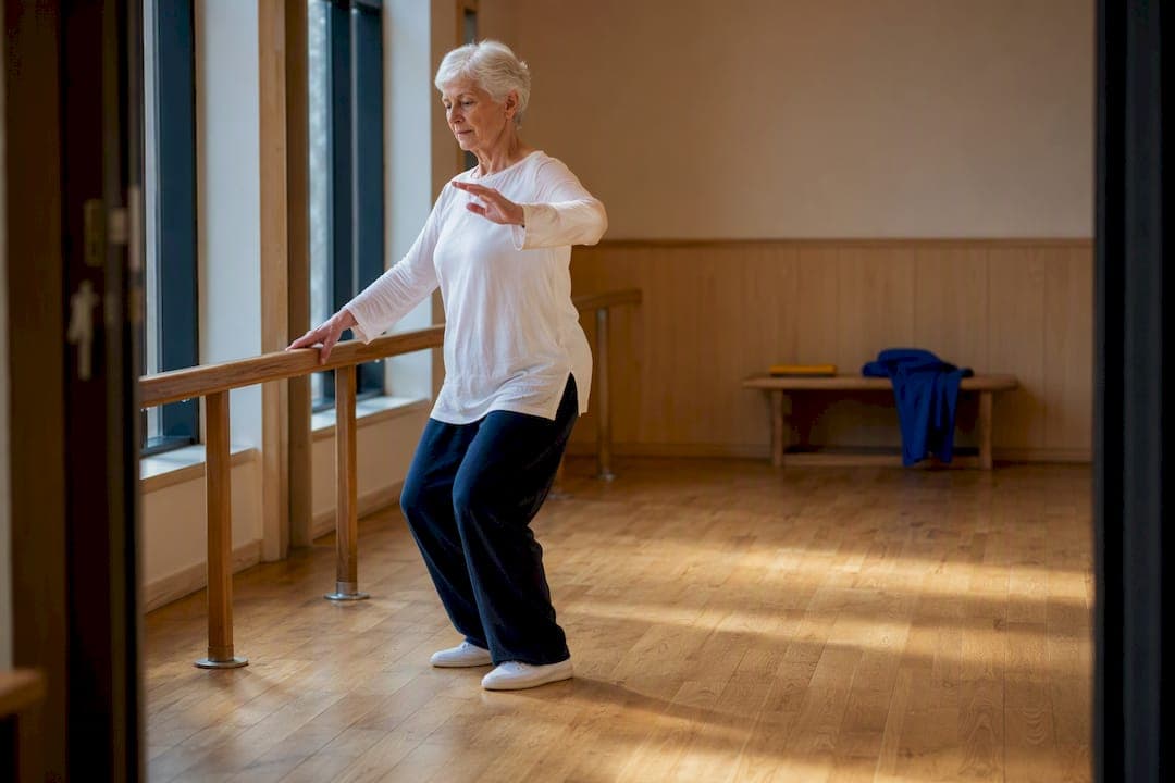3 Qigong Routines to Ease Joint Pain: Evidence-Backed with NHS Safety Tips